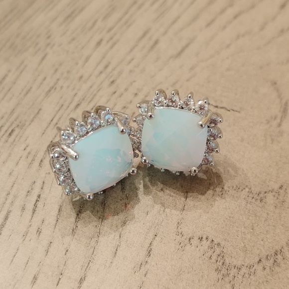 Jewelry - Opal and rhinestone earrings